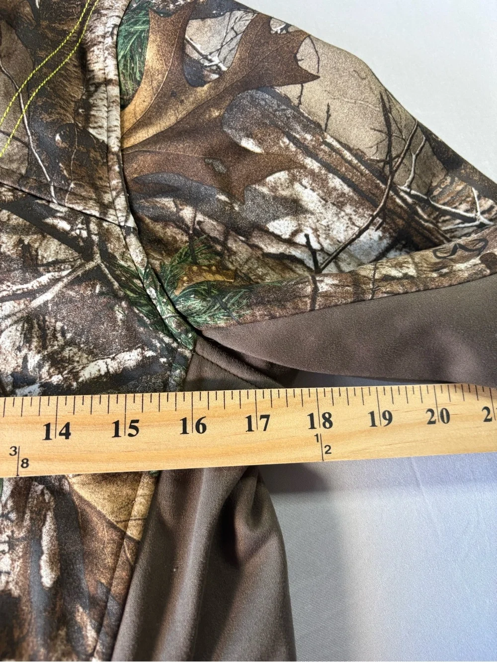 Magellan Outdoors Youth XL Realtree Camo Softshell Hunting Jacket Full Zip